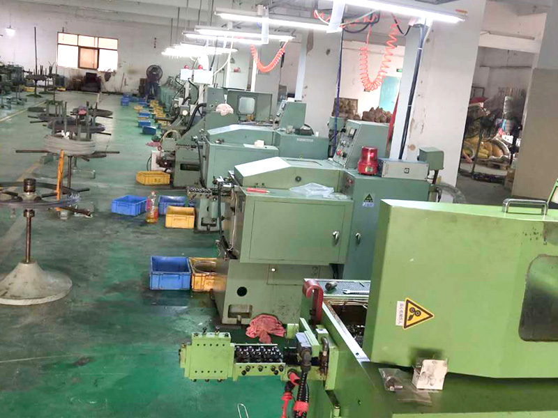 進口螺絲生產(chǎn)設(shè)備